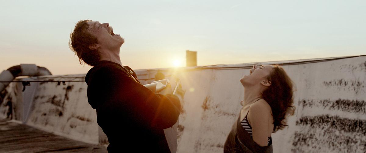 © ORF/Freibeuter Film To the Night. Caleb Landry Jones (Norman), Eléonore Hendricks (Penelope)