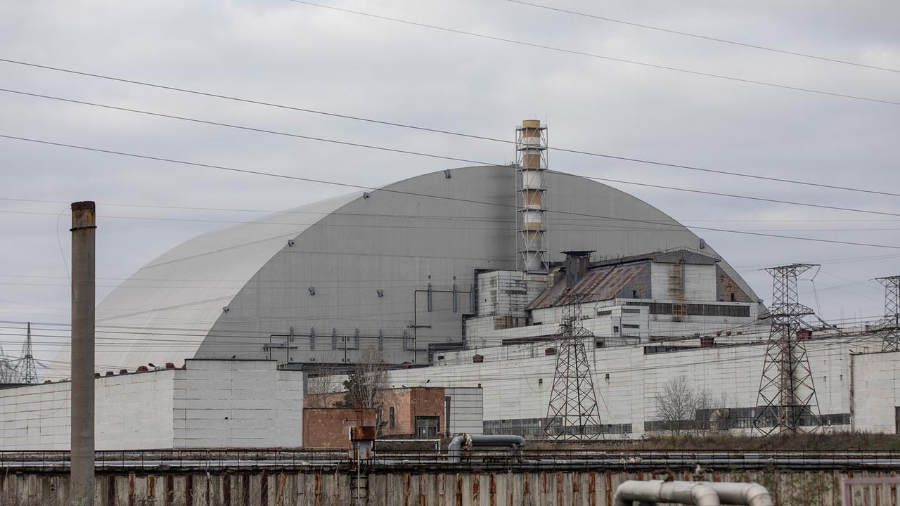 Atomkraftwerk Tschernobyl nach errichtetem Sakrophag