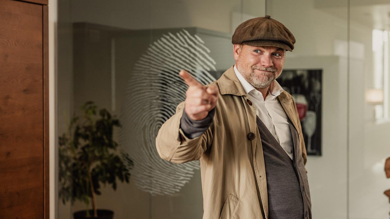 "Uhudler Verschwörung – Ein Stinatz Krimi": Thomas Stipsits (Sifkovits)