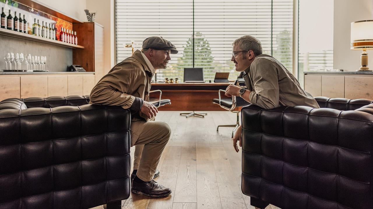 "Uhudler Verschwörung – Ein Stinatz Krimi": Thomas Stipsits (Sifkovits), Felix Kreutzer (Markus Schillinger)