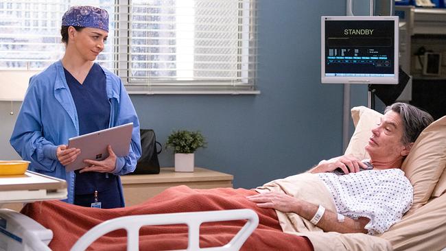 © ORF/Disney/ABC/Liliane Lathan Im Bild: Caterina Scorsone (Dr. Amelia Shepherd), Peter Gallagher (Dr. David Hamilton).