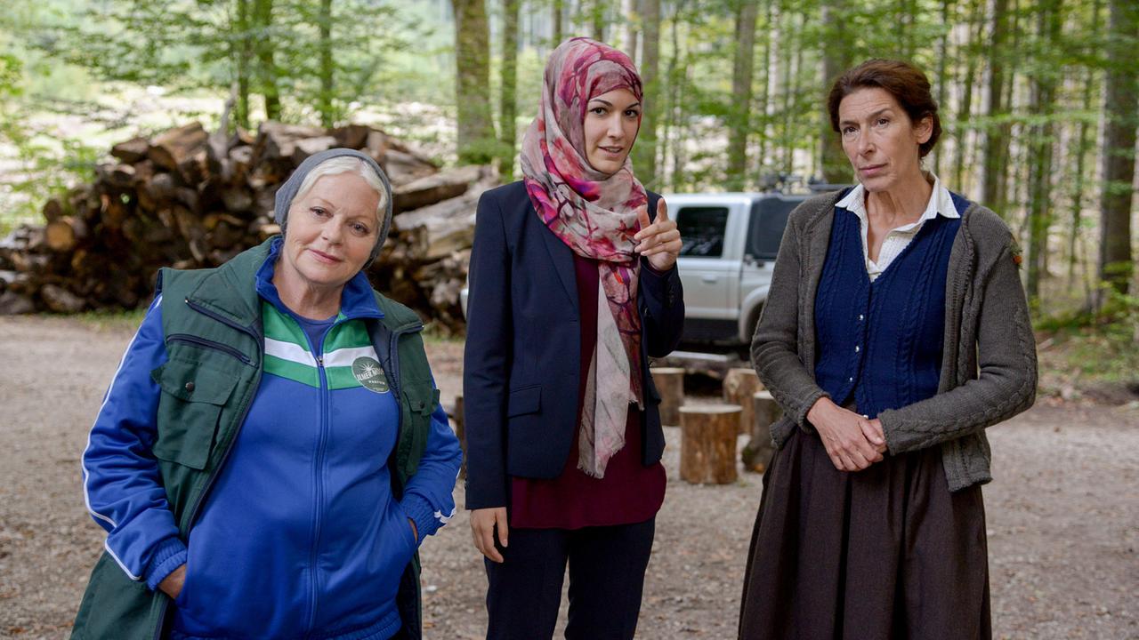 "Vier Frauen und ein Todesfall: Handkuss": Brigitte Kren (Maria), Amira El Sayed (Nesrin), Adele Neuhauser (Julie)