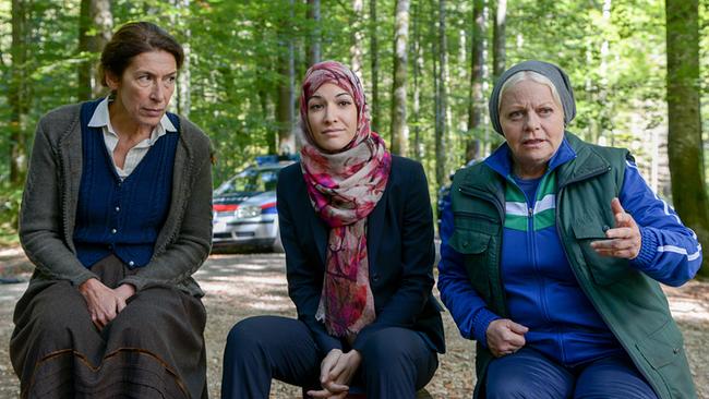 "Vier Frauen und ein Todesfall: Handkuss": Adele Neuhauser (Julie), Amira El Sayed (Nesrin), Brigitte Kren (Maria)