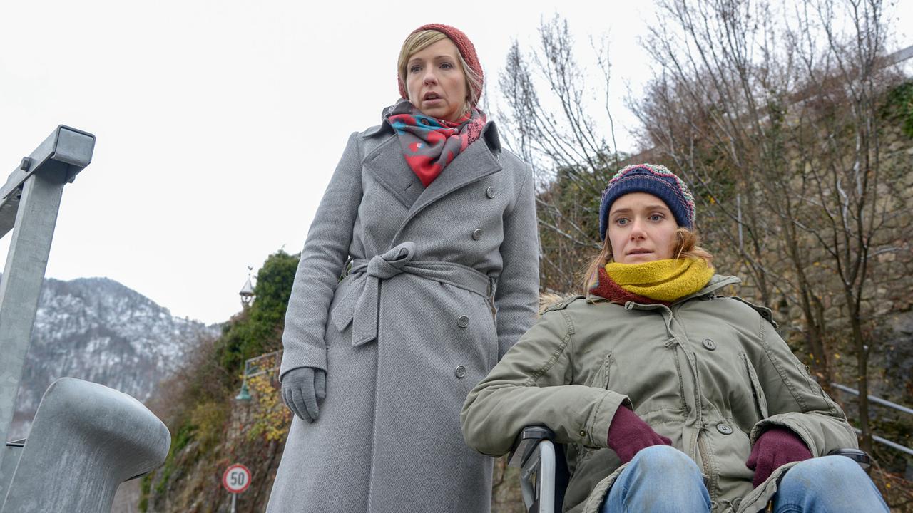 "Vier Frauen und ein Todesfall: Kälteschlaf": Martina Poel (Sabine), Miriam Stein (Pippa)