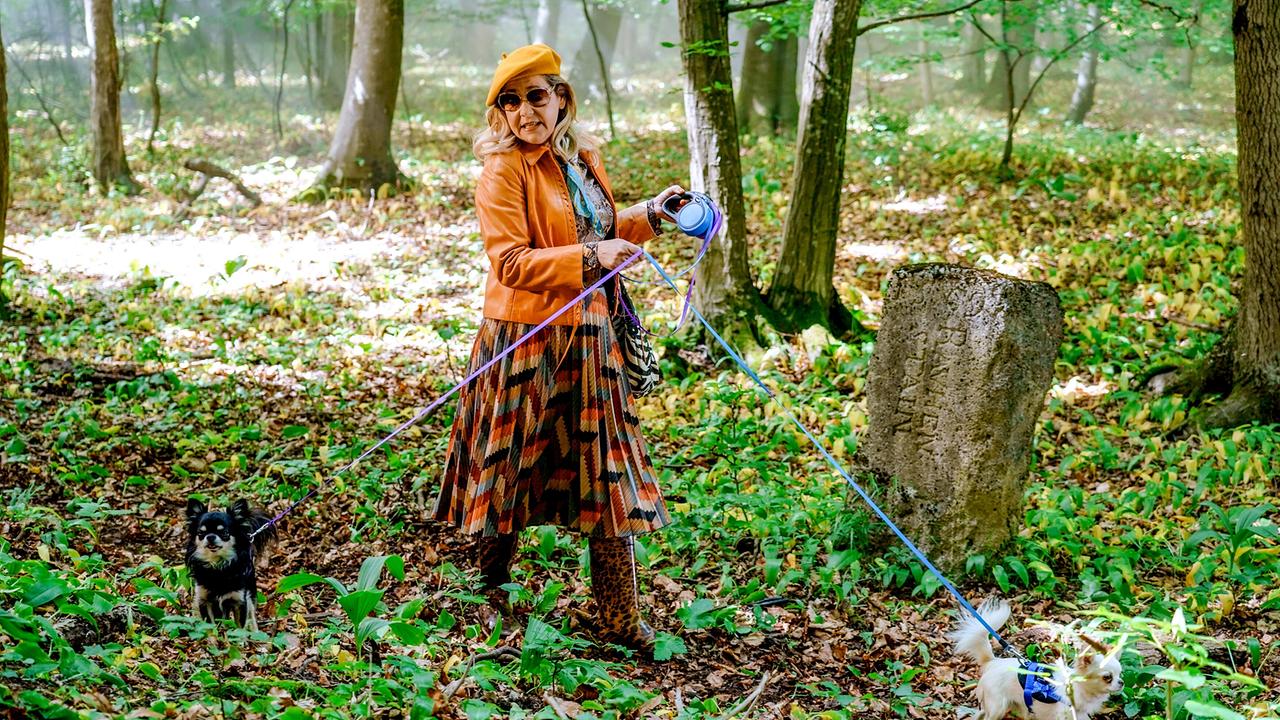 "Weber & Breitfuß – Im Wald": Monica Weinzettl (Hundebesitzerin)