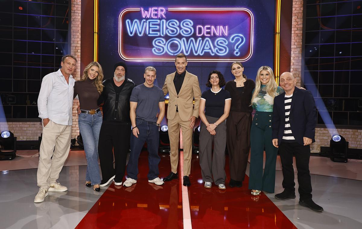 © ORF/NDR/Morris Mac Matzen Wer weiß denn sowas XXL: Wotan Wilke Möhring, Victoria Swarovski, Torsten Sträter, Felix Lobrecht, Kai Pflaume, Filiz Tasdan, Martina Hill, Beatrice Egli, Bernhard Hoëcker