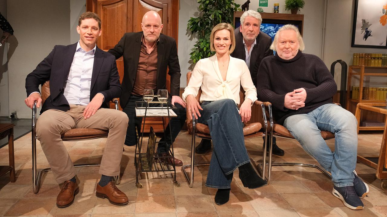 © ORF/Hans Leitner Willkommen Österreich mit Stermann & Grissemann: Benni Raich, Christoph Grissemann, Marlies Raich, Dirk Stermann, Gregor Seberg