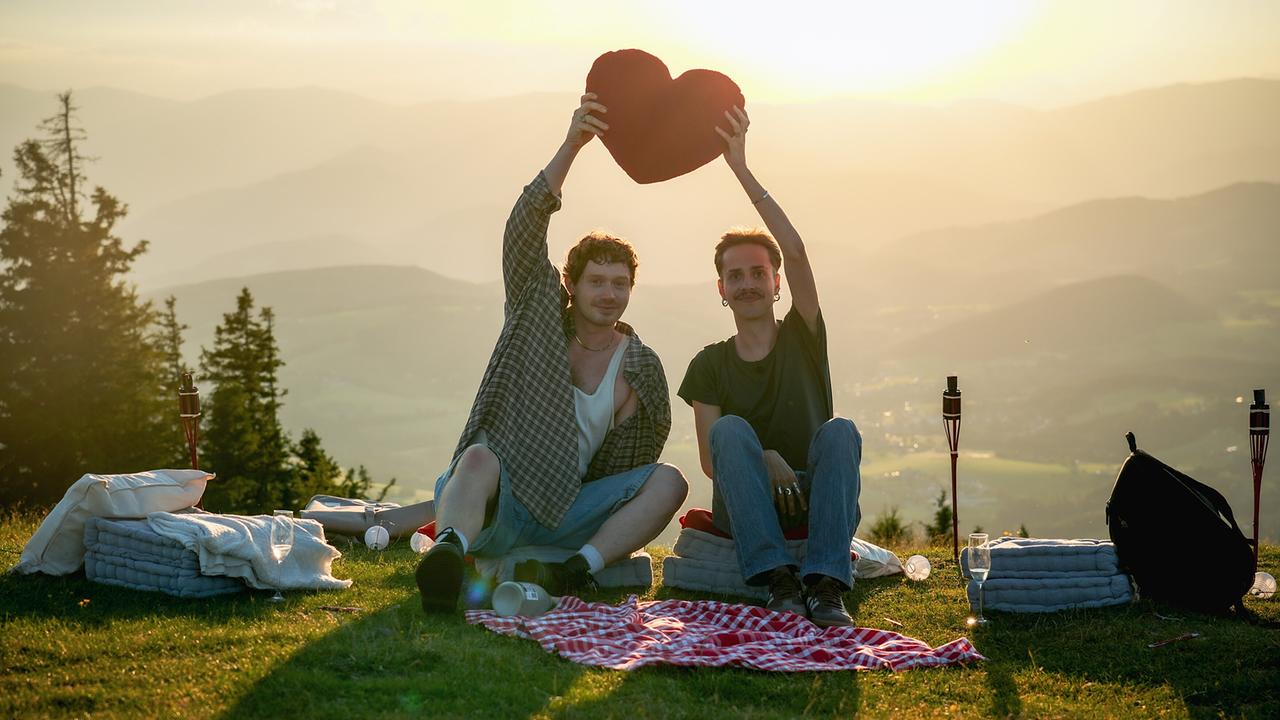"Willst Du mit mir gehen?": Single Christopher und Kandidat David haben sich schon ins Herz geschlossen.
