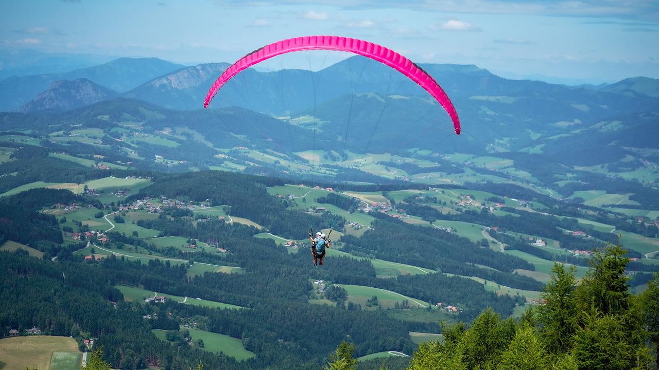 "Willst Du mit mir gehen?" am 31.10.2025: Ein Beziehungstest für Adrenalin-Junkies – wer traut sich den Tandemflug zu machen?