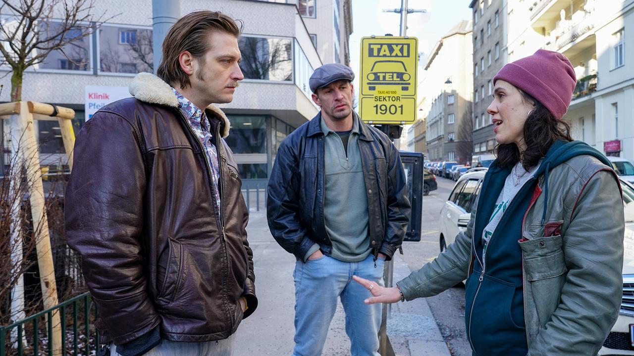 "Zwei gegen die Bank": Gerald Pribek (Kobel), Peter Burianek (Taxler), Daniela Golpashin (Maggy)