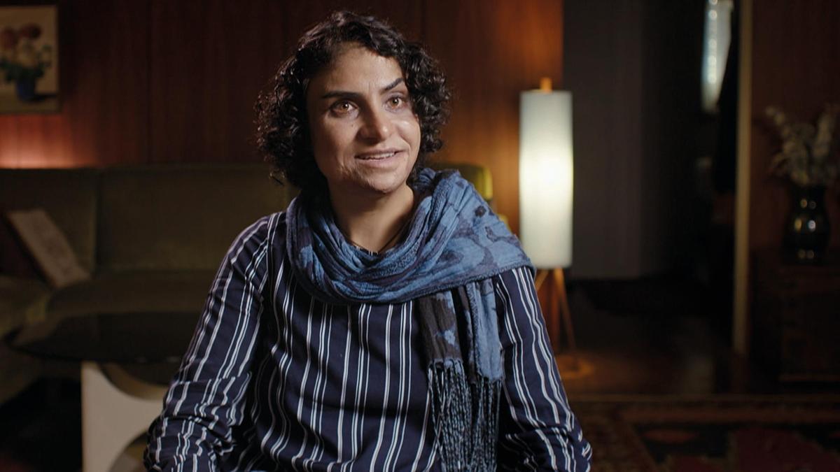 Nadia Ghulam gab unter dem Taliban-Regime vor, ein Mann zu sein, um ihren Lebensunterhalt zu verdienen. Heute lebt sie in Europa.