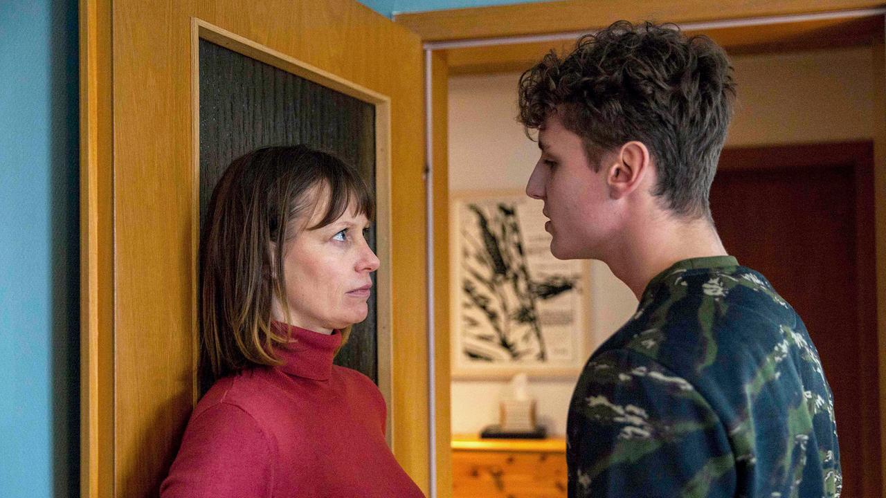 "Tatort – Anne und der Tod": Julian (Jean-Luc Caputo) provoziert seine Mutter Anne (Katharina-Marie Schubert), die ihm nicht das bieten kann, was er erwartet.