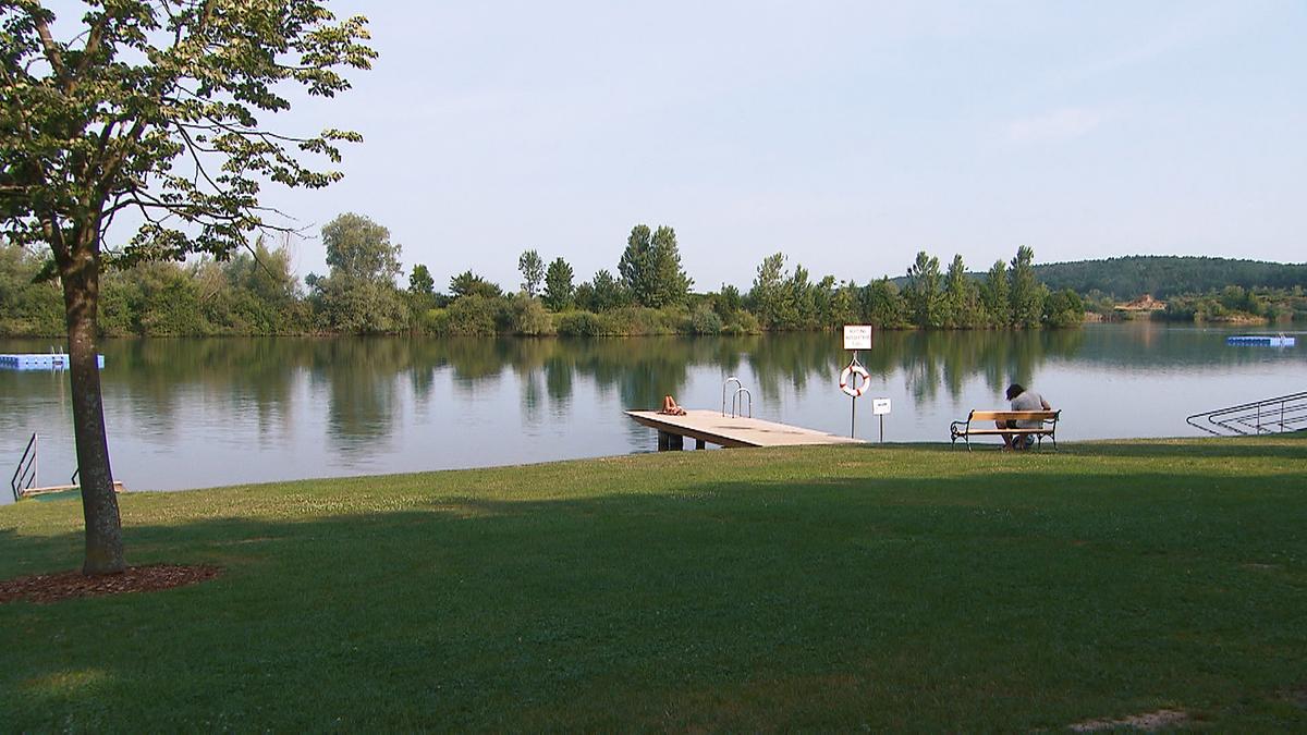 Der Naturbadesee Königsdorf im Bezirk Jennersdorf zeichnet sich vor allem durch seine Wasserqualität aus. 