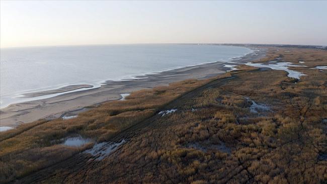 © ORF / ZDF/Philip Flaemig Litauen, Lettland und Estland. Geografisch verbunden durch die Ostsee, hat jedes Land seine eigene Sprache, Kultur und Geschichte.