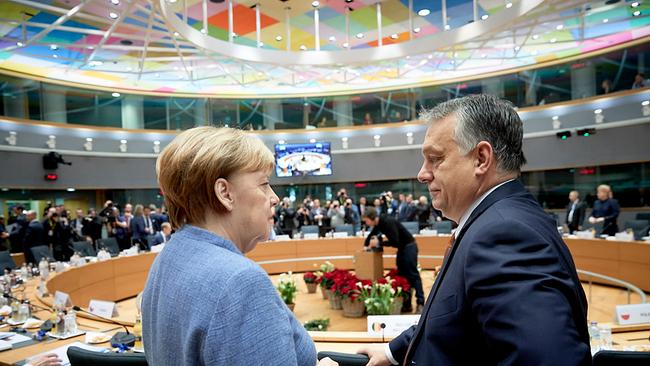 Orban, die EU und die Rechtsstaatlichkeit - Victor Orban und Angela Merkel