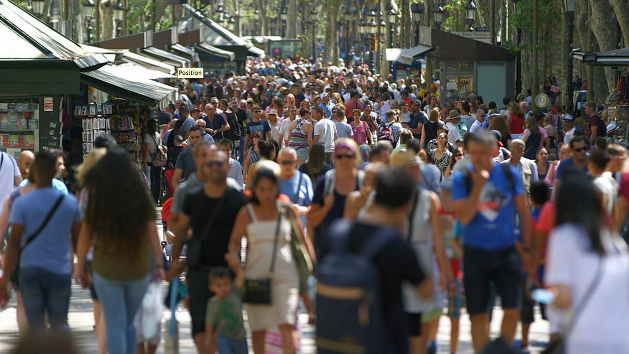Massentourismus: die Ramblas von Barcelona vor der Pandemie.