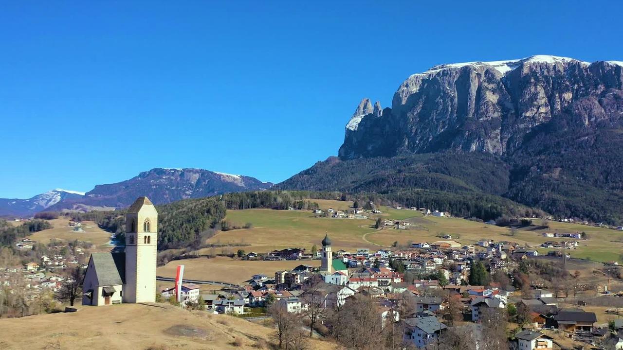 Südtirol ist beliebtes Urlaubsland, zerrissenes Grenzgebiet und wirtschaftliches Erfolgsmodell zugleich. 