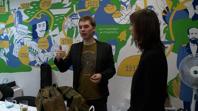 Nikolai Iwantschenko, ein russischer Söldner der als Freiwilliger in der Ostukraine gekämpft hat im Gespräch mit Russland-Korrespondentin Carola Schneider