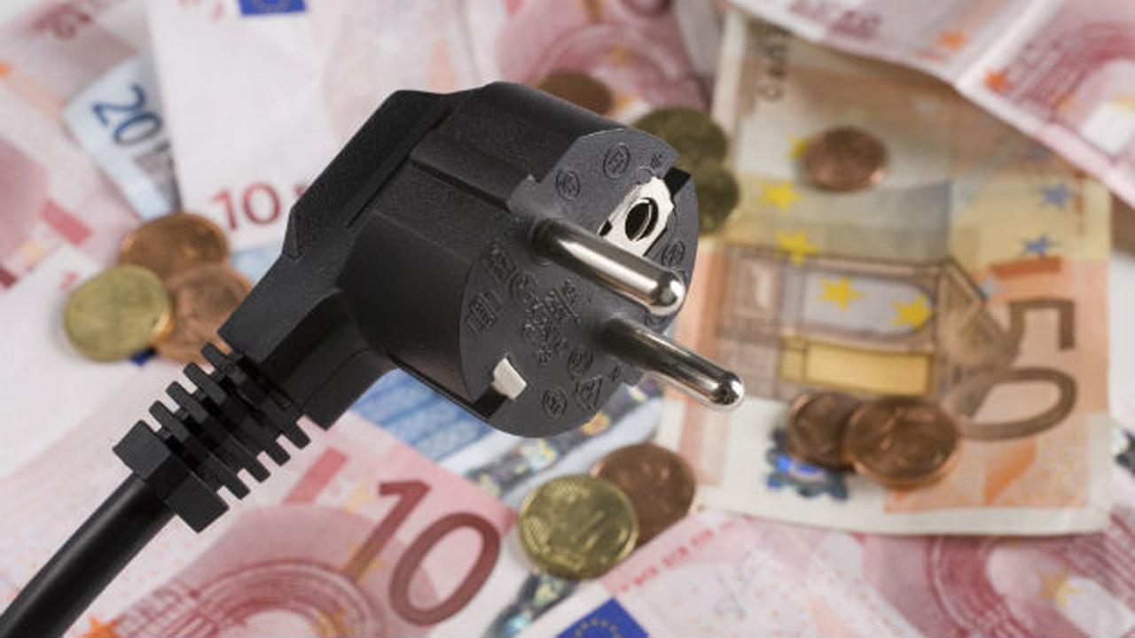 Strompreise sinken: Warum kommt das nicht bei den Konsumenten an?