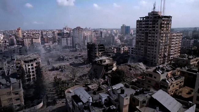 Angesichts des wochenlangen israelischen Bombardements nach dem Hamas-Massaker in Israel liegen große Teile des Gazastreifens in Trümmern