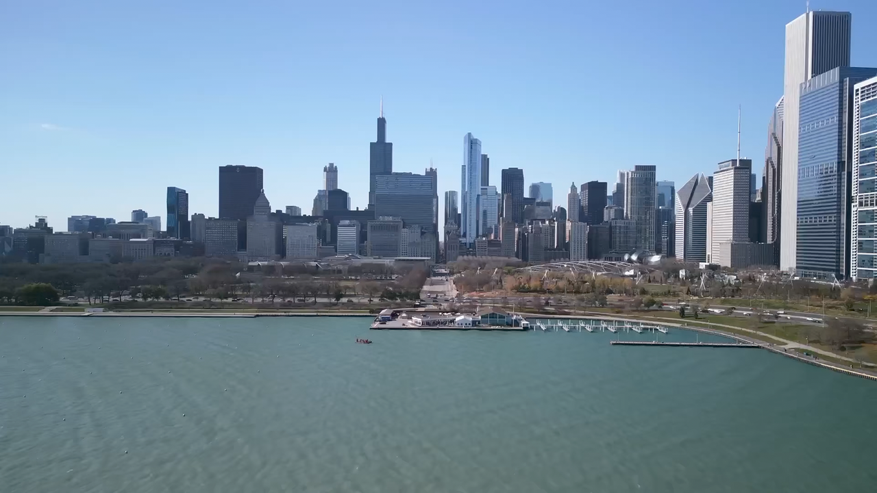© © 2023 OutreMer Film / K2 Productions Skyline von Chicago