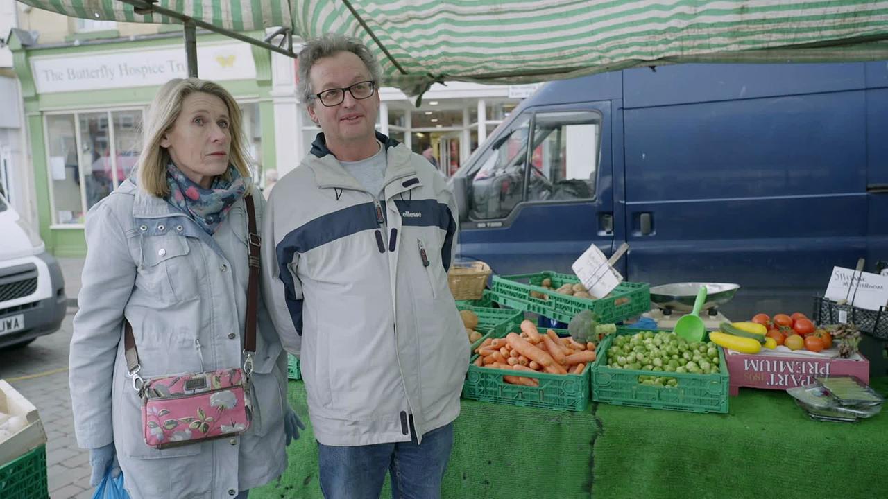 © ARTE/ORF Carol und Andy sind aus dem unleistbaren London nach Boston gezogen. Sie sind enttäuscht, wie der Brexit abgelaufen ist.