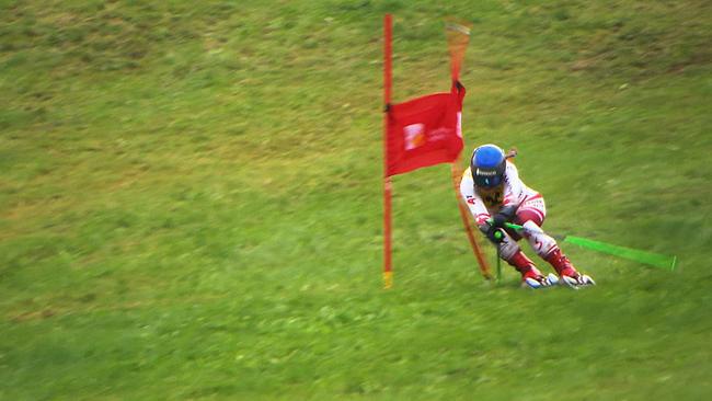 Lara Teynor beim WM-Rennen der Junioren auf Grasskiern