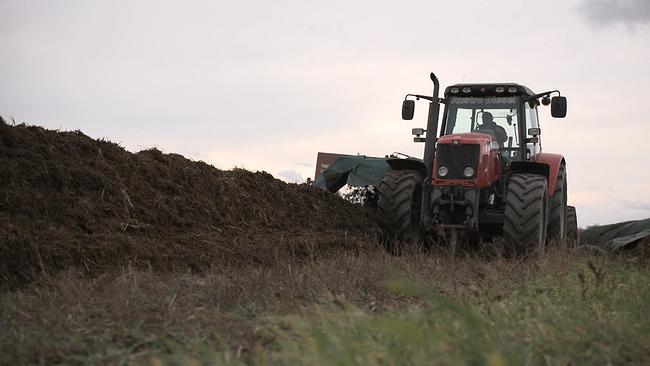 Waffenkauf mit Düngemittel - wie Europas Bauern Putins Krieg mitfinanzieren