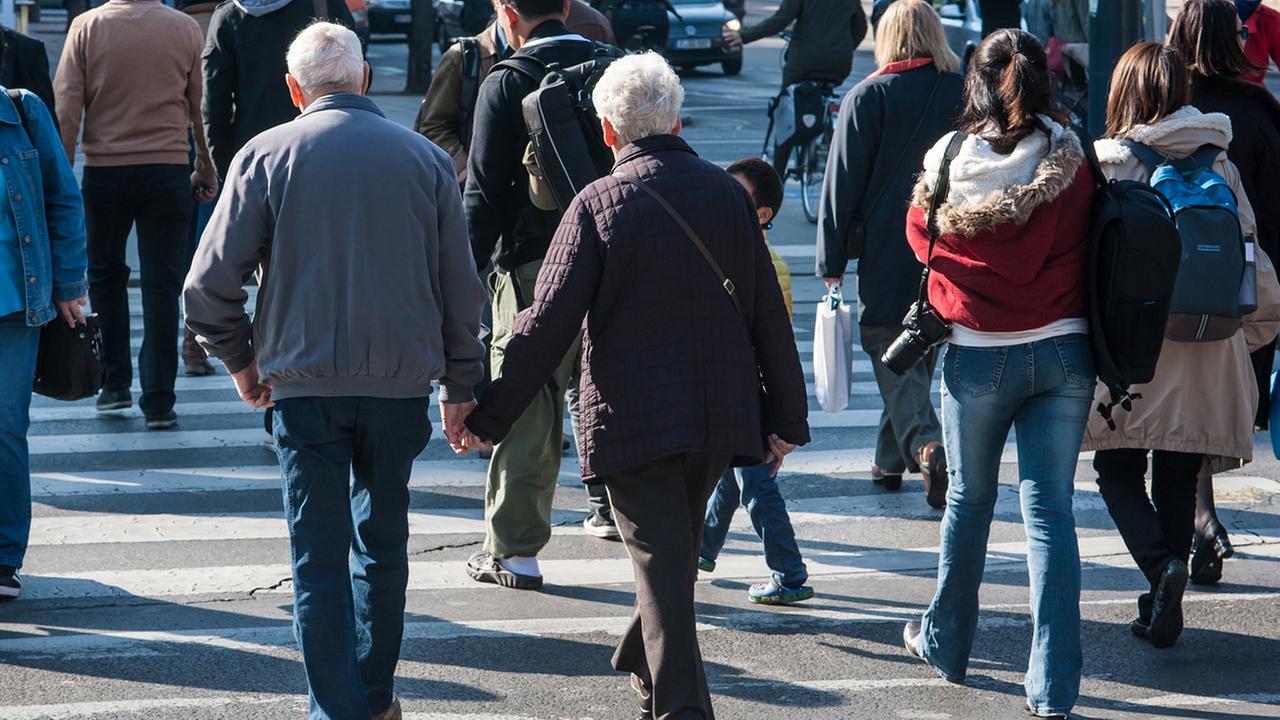 Krankenversicherung - wie Blau-Schwarz bei den Pensionisten sparen will 