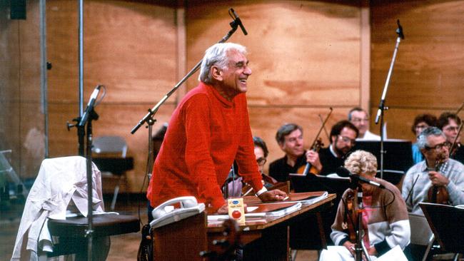 Leonard Bernstein bei den Tonaufnahmen der West Side Story