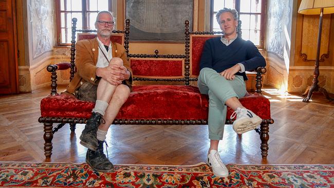 "Herrschaftszeiten! - Johann-Philips Schlossbesuche: Bei Famile Almásy auf Burg Bernstein": Alexander Almásy, Johann-Philipp Spiegelfeld
