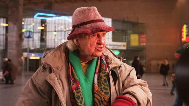 Die Obdachlose Frau Hermine kennt alle Überlebenstricks am Westbahnhof