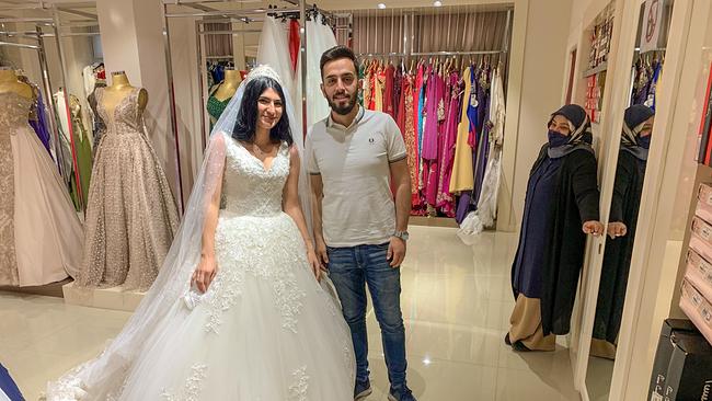 Das Austro-Türken-Paar: Herr Okan und Frau Sebahat bei ihren Vorbereitungen zur Hochzeit