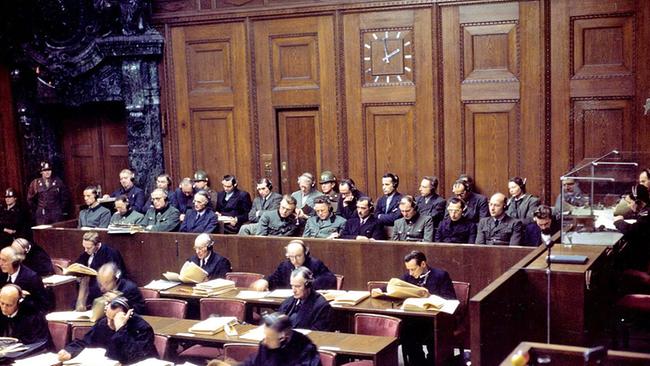 © ORF/Stadtarchiv Nürnberg/Ray D'Addario Anklage-Bank - Hauptkriegsverbrecher-Prozess Nürnberg