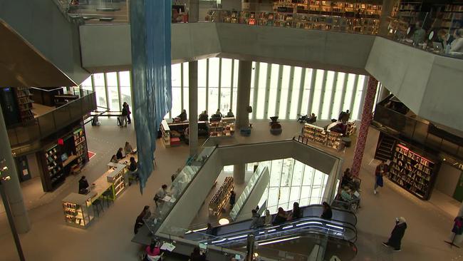 Bibliothek Oslo innen