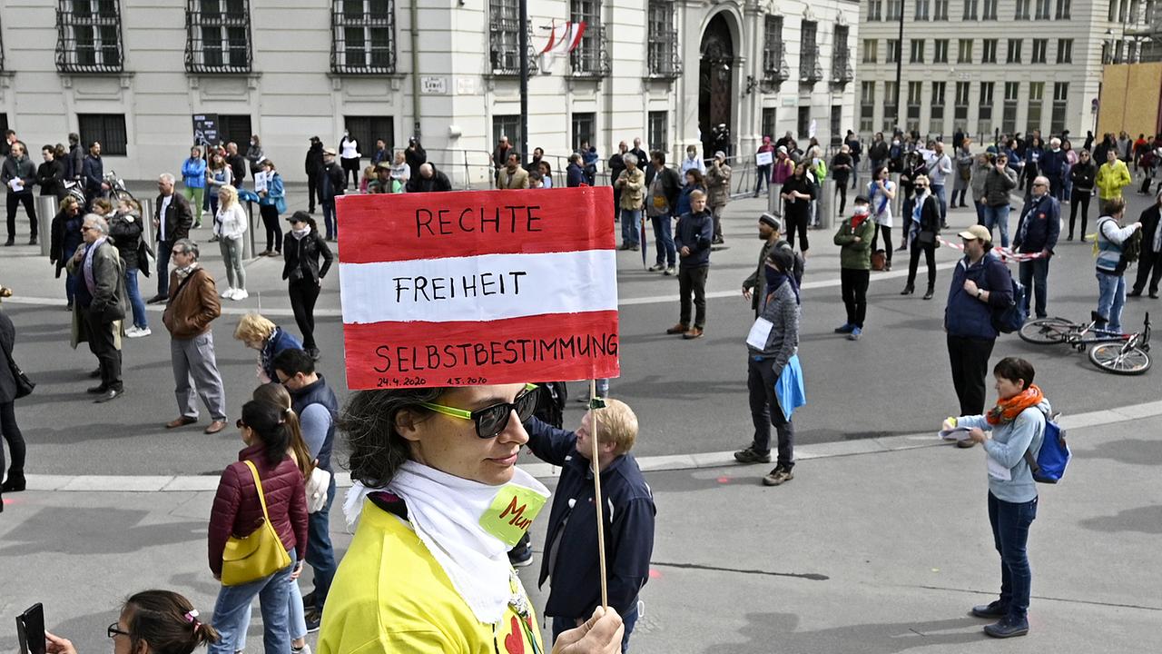 © APA/HANS PUNZ Demonstration am Ballhausplatz