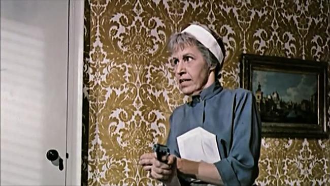 Lotte Lenya als KGB-Agentin Rosa Klebb im Bond-Film Liebesgrüße aus Moskau, 1963