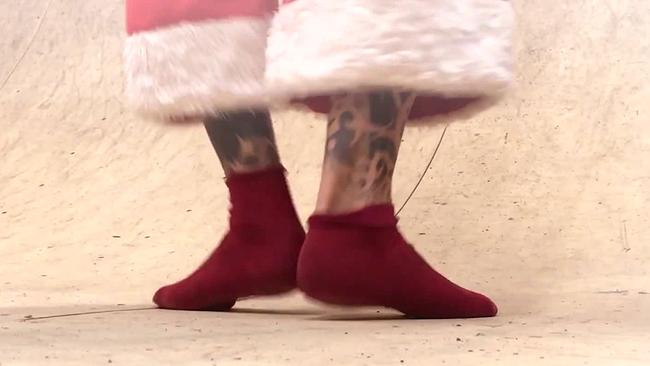 Füße in roten Socken tanzend