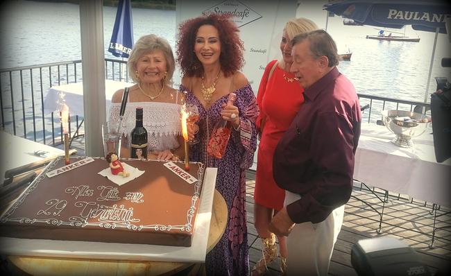 Christina Lugner feierte an der Alten Donau ihren Geburtstag