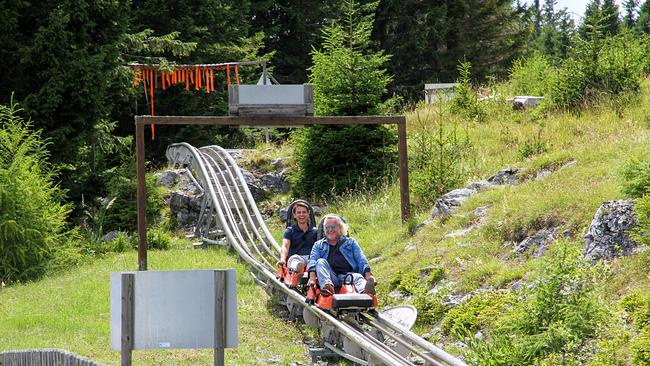  Gregor Seberg und Peter Schneeberger auf der Sommerrodelbahn am Schöckl in der Nähe von Graz