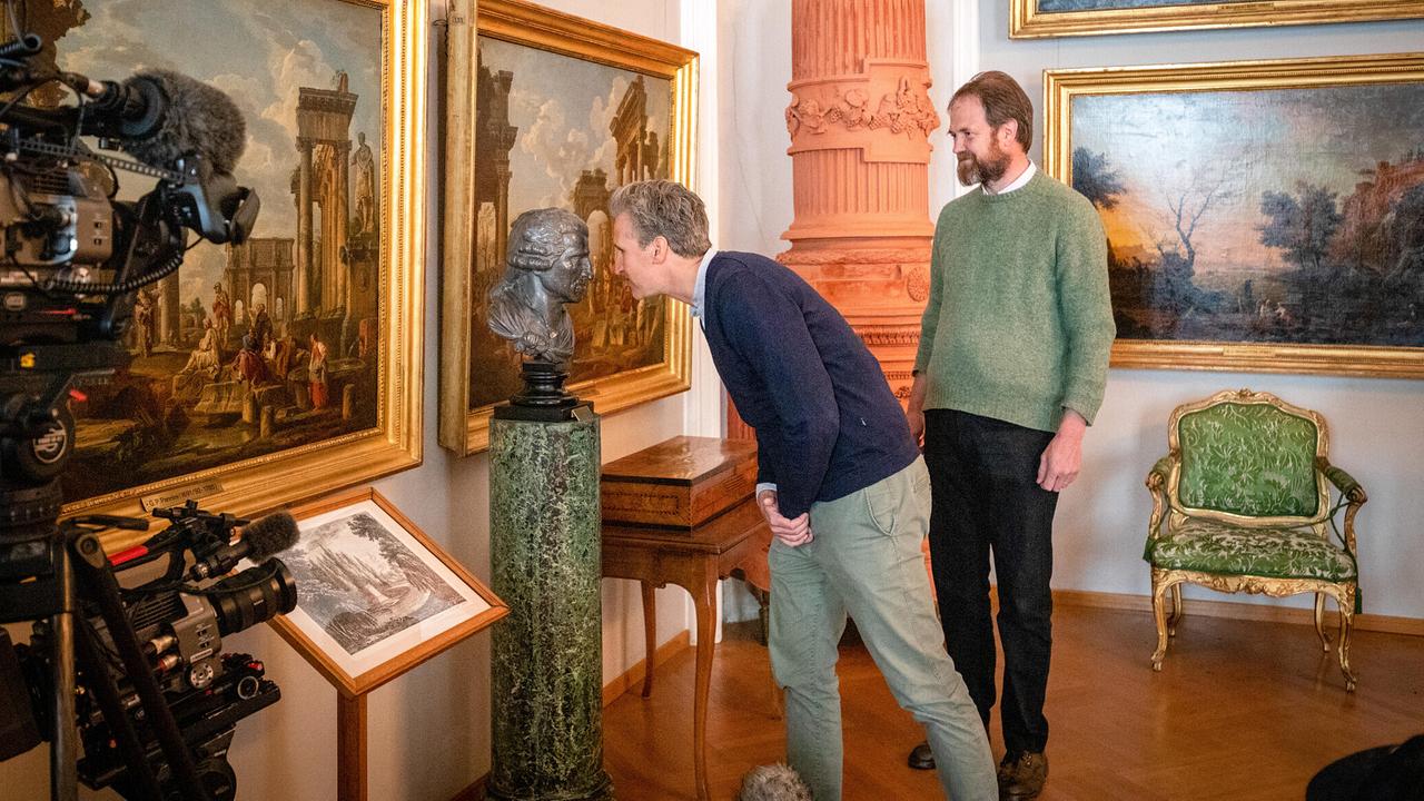 © ORF/Interspot Film/Max Zahalka "Herrschaftszeiten! - Johann-Philipps Schlossbesuche": Johann-Philipp Spiegelfeld, Johannes Waldburg-Zeil in Schloss Rohrau
