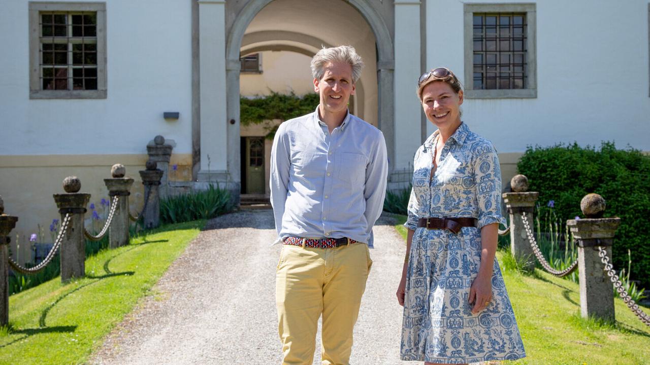 "Herrschaftszeiten! - Johann-Philipps Schlossbesuche: Schloss Altenhof": Johann-Philipp Spiegelfeld mit Alice Silich-Salburg