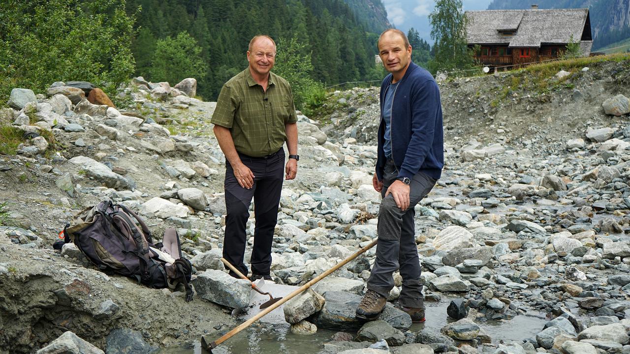 Harry Prünster mit Mineralienexperte Andreas Steiner im Habachtal bei der Smaragdsuche
