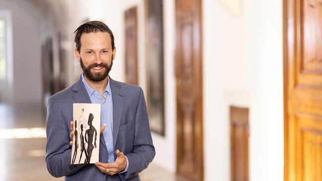 "Kunst und Krempel: Aus Herzogenburg - Folge 3": Der Schauspieler Franz Dinda ist zum Sammler geworden: Er will ein Skizzenbuch des berühmten Malers Ernst Ludwig Kirchner rekonstruieren.