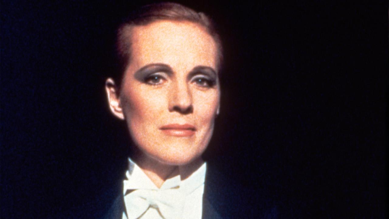 Julie Andrews am Set von "Victor Victoria", geschrieben, inszeniert und produziert von Blake Edwards