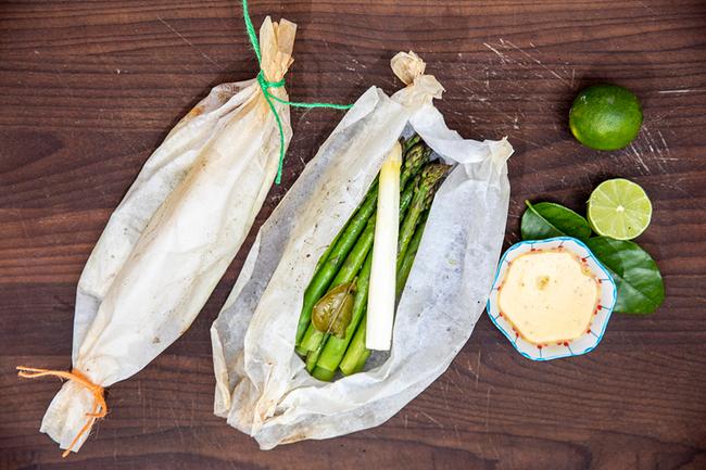 © Julian Kutos Spargel en Papillote von Julian Kutos