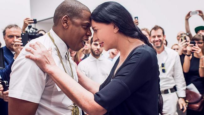 Jay-Z und Marina Abramović im Musikvideo „Picasso Baby“