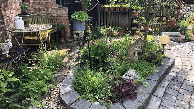 Märchenhaft, verwunschen und verspielt ist der Garten von Eva und Willi Buchner im niederösterreichischen Loosdorf