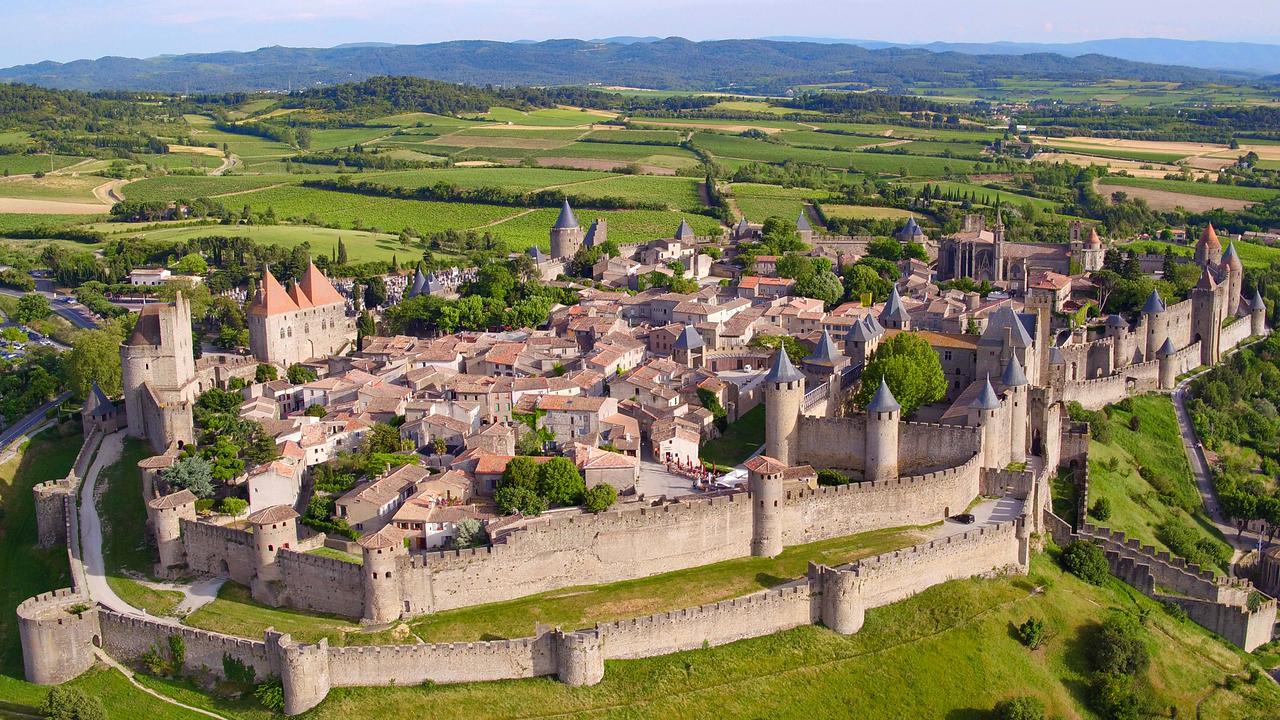 Am Fuße der französischen Pyrenäen liegt eine der ältesten und beeindruckendsten Burgen Europas: Carcassonne