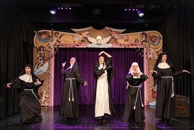 Saisonstart mit "Nonnsense" auf der Tschauner Bühne